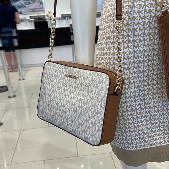 Michael Kors Jet Set Item Large East West Zip Crossbody Vanilla - Picture 2 of 16